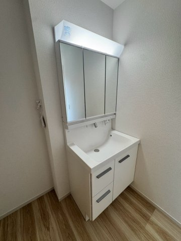 名東区平和が丘2丁目新築戸建て　の独立洗面台|キャンペーン対象物件です♪詳細は弊社ホームページもしくはスタッフまでお気軽にお問合せ下さいませ♪ お役に立てる自信があります♪