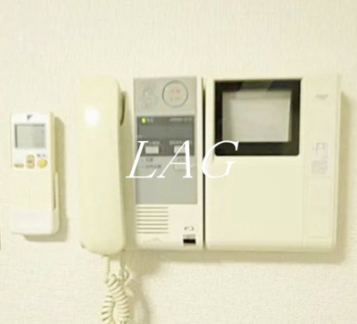 【設備】 | エクセレント三越前 | モニター付きインターホンです。