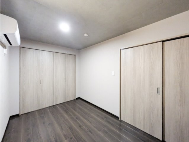 ＳＣＥＮＥ．Ｍｅｇｕｒｏ　Ｓａｕｎａ　Ｒｅｓｉｄｅｎｃｅの洋室