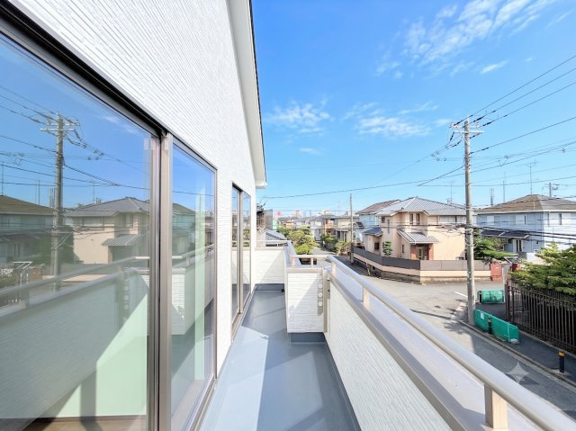 港南区日限山3丁目　新築戸建てのバルコニー|◆日当たり良好なバルコニー！毎日のお洗濯にも嬉しいですね！