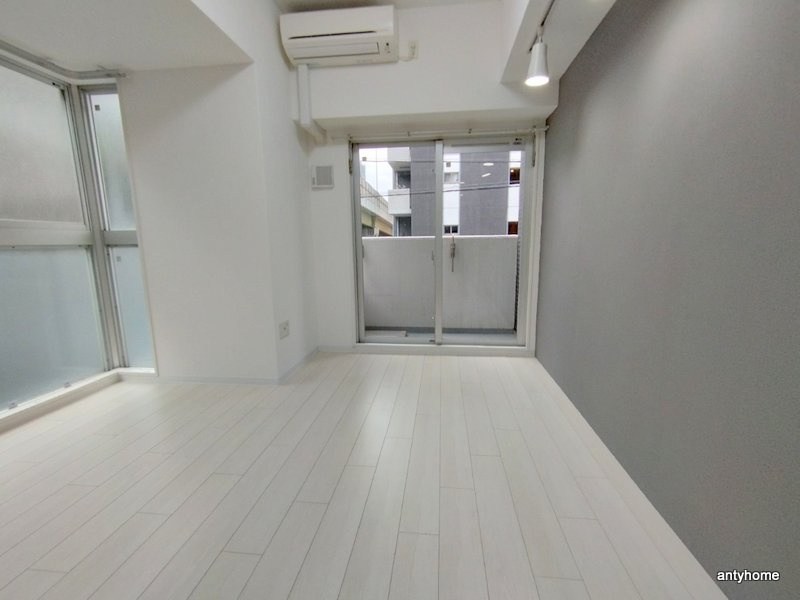 ADWResidence松屋町　仲介手数料無料の居間・リビング