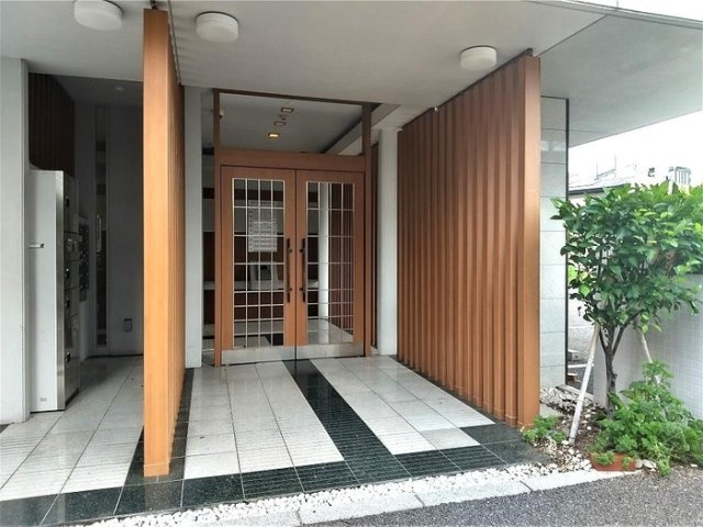 ＨＯＵＳＥ ＴＡＧＡＷＡのエントランス|エントランス