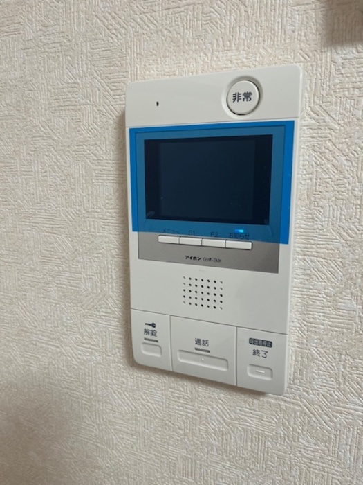 ベルメゾン新見のセキュリティ|モニター付きインターホン
