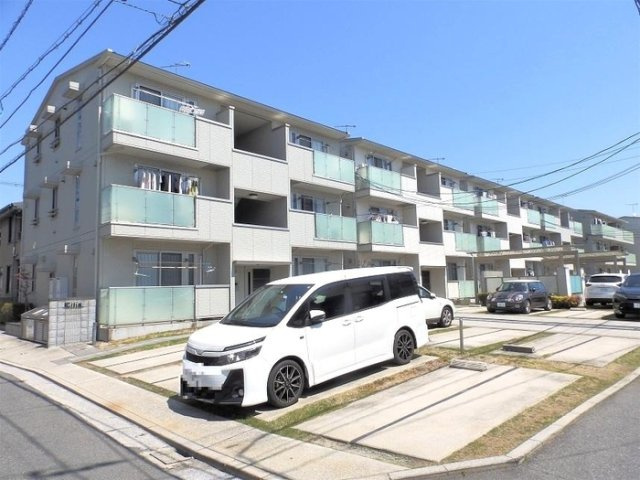 Ｅｌｌｉｓ C棟の外観