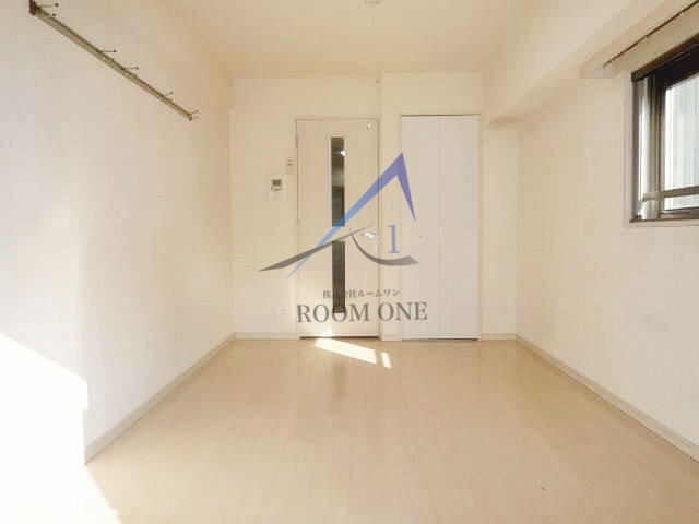 ガラ・ステーション岩本町Ｓｏｕｔｈの居間・リビング|洋室のお部屋です。