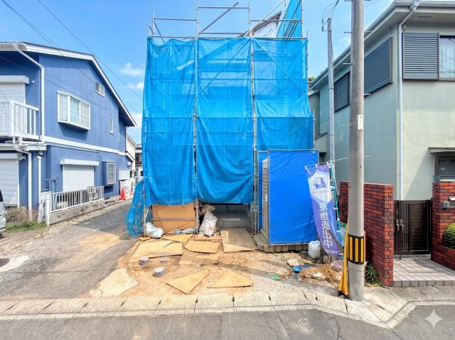 港南区芹が谷５丁目　新築戸建ての外観|◆一戸建てを中心とした街並みが整然と続き、周辺は高い建物が建っていないので、緑の多い閑静な趣を感じる環境です。街並みや周辺環境も重要なポイントです！！
