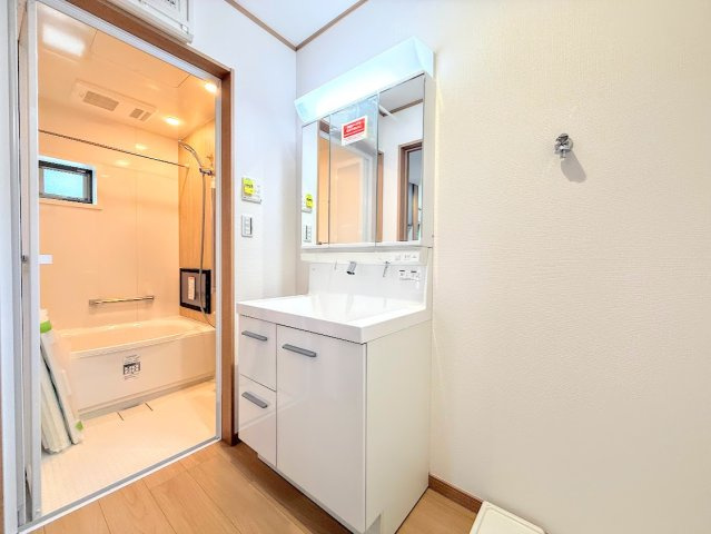 港南区芹が谷５丁目　新築戸建ての洋室|［モデルハウス］◆柔らかい陽光が差し込む明るいお部屋を演出する設計。彩光の取れる窓が気持ちの良いお部屋を創り上げます。
