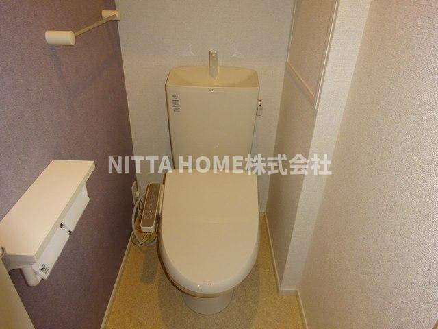 豊岡市弥栄町のアパートのトイレ|温水洗浄便座付きの清潔感のあるトイレです★