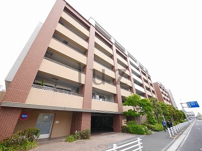 プラウド横浜鶴見市場の外観