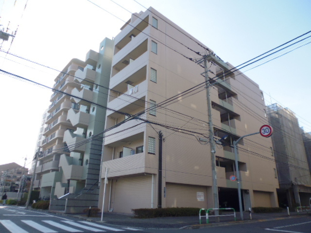 ドミール北赤羽の外観|1Ｆ部分は共用スペースになっています！