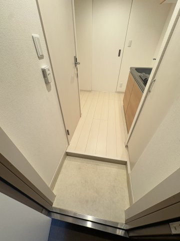 リブリ・中山の玄関