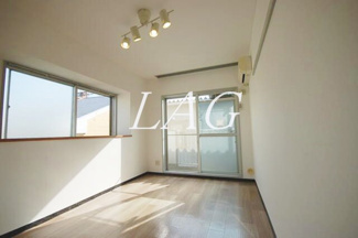 【居間・リビング】 | ベルトピア大和桜ヶ丘 | 洋室のお部屋です。