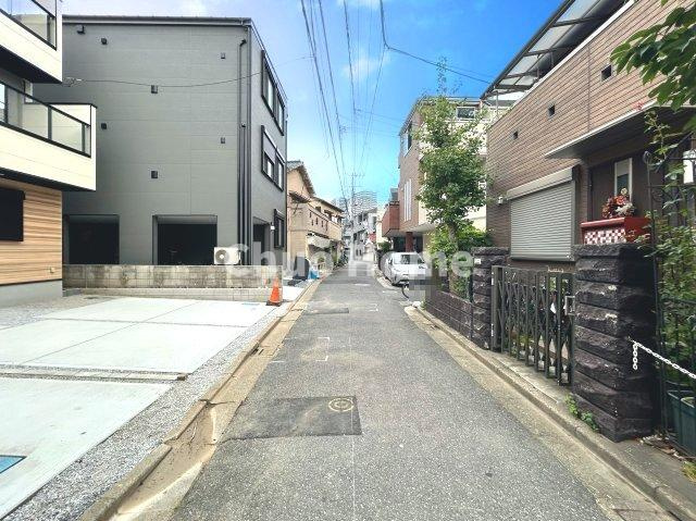 江戸川区南小岩7丁目新築分譲住宅の前面道路含む現地写真|全面道路