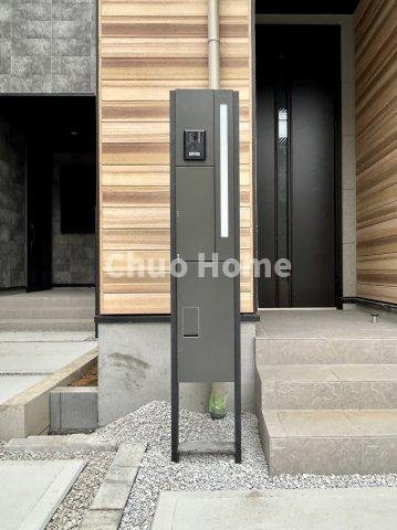 江戸川区南小岩7丁目新築分譲住宅の外観|留守中に便利な宅配ボックス完備