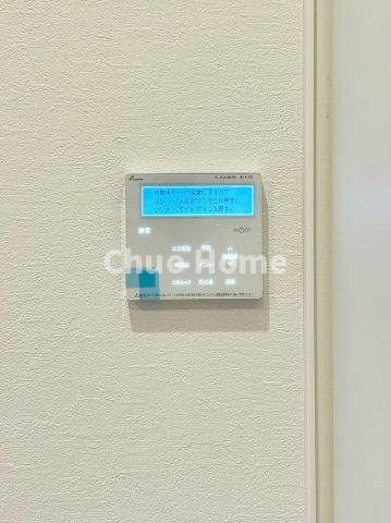 江戸川区南小岩7丁目新築分譲住宅の冷暖房・空調設備|【床暖房】冬は足元から暖めてくれる床暖房はエアコンとは違って埃が舞いませんので健康にも良さそうですね。