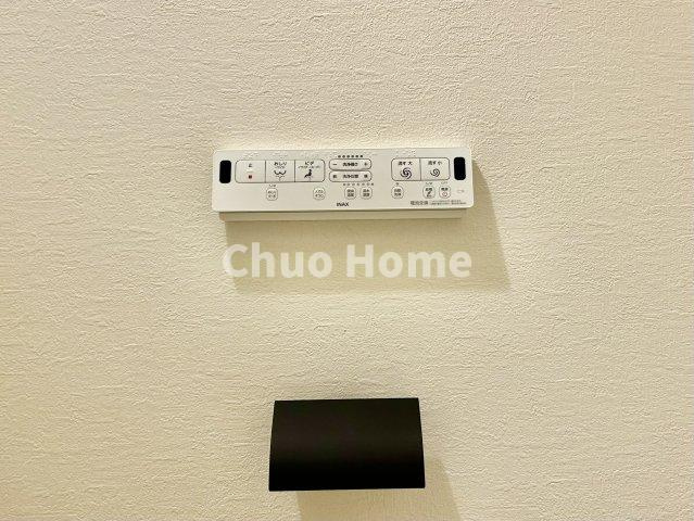 江戸川区南小岩7丁目新築分譲住宅の内装|【ウォシュレット】清潔に使いたいお手洗いには最適な設備です。もちろんウォームレットも標準装備です。