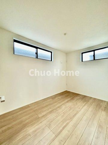 江戸川区南小岩7丁目新築分譲住宅の子供部屋|【子供部屋】お子様を持つ家庭の約6割が「家族や子どものため」に購入を希望。入学後の転校を避け、広い空間でのびのび育てたいなどの親心が、家探しのきっかけになっているようです。