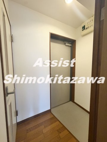 シェ・モア梅丘の玄関