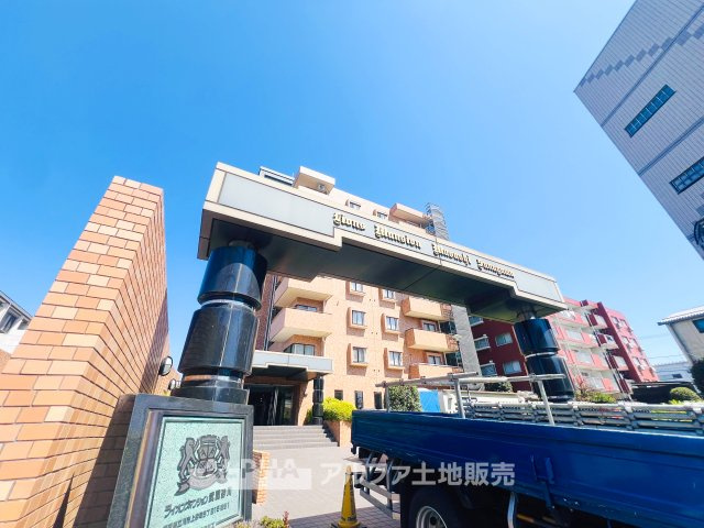 ライオンズマンション武蔵砂川の間取り|【Morning Light】◆朝の光から始まる暮らし◆
やわらかな光が差し込む住まい。ここで迎える朝が、慌ただしい日常に少しの余裕と穏やかな時間を届けてくれる。