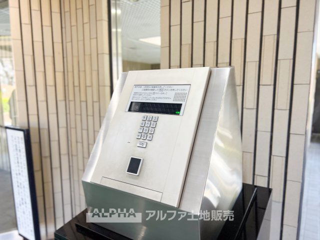 ライオンズマンション武蔵砂川の玄関|【Color TV intercom】
◆カラーTVインターホン◆録画機能がついているので、外出時の来客、宅配、防犯でも役立つ便利なインターホンです。