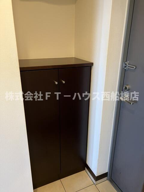 エスポワール本八幡の玄関