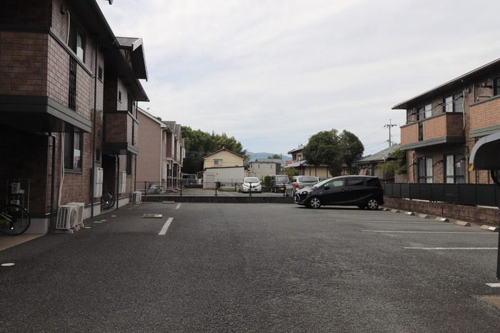 ウィルモア西梶尾　A棟の駐車場