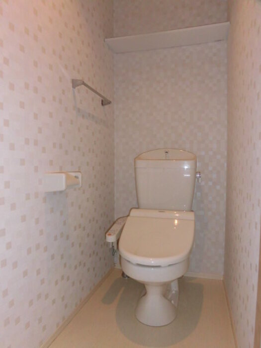 ウィン・レーベンのトイレ|落ち着いた色調のトイレです
