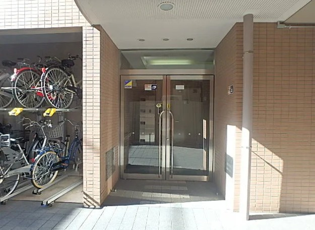 ラグーナ東池袋のエントランス