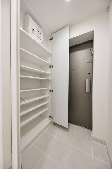 【収納】 | ※写真は同タイプ住戸です。