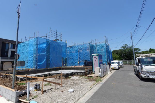 川越市的場2570　新築戸建全10棟の前面道路含む現地写真