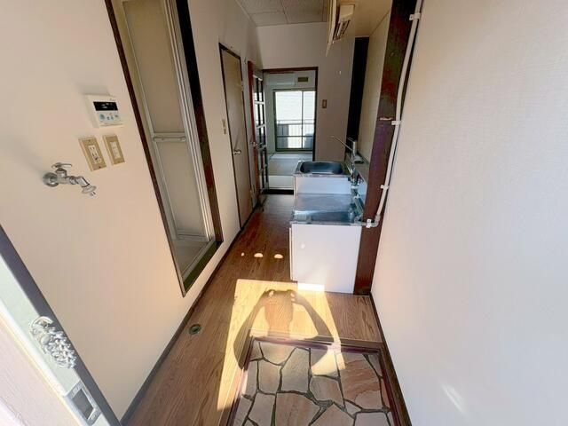 三和ハイツの玄関