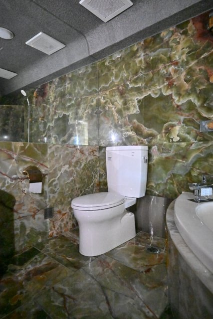 セントラル乃木坂のトイレ|ゆったりとした空間のトイレです