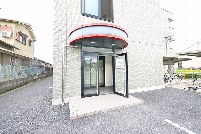 エクセルコート奈良南のエントランス|オートロック付きで安心ですね。
