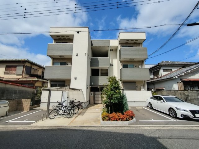 堺市堺区香ヶ丘町２丁の一棟アパートの外観