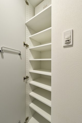 プラウドフラット虎ノ門の収納|シューズクローゼット