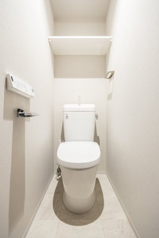 デュオメゾン品川戸越のトイレ|ゆったりとした空間のトイレです