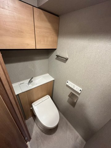 ラグディア北新宿のトイレ|ゆったりとした空間のトイレです