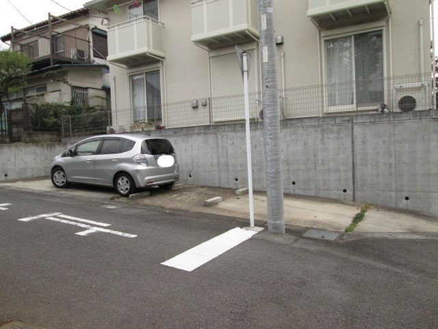 ホワイトビレッジの駐車場