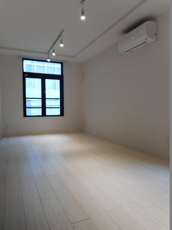 LAPiS COURT YOTSUYA