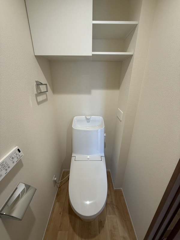 グランドグレース神楽坂のトイレ|落ち着いた色調のトイレです