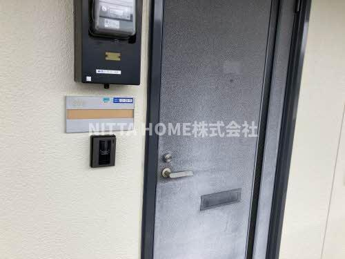 サニーハイツ・サチＣ・Ｄの玄関|鉄骨造のアパートです☆外階段２階のお部屋になります◎