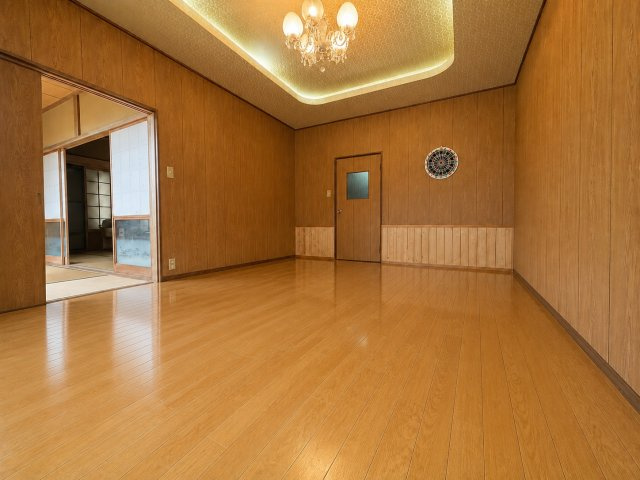 山武郡横芝光町木戸　中古戸建の居間・リビング|※画像の一部はAIを用いて加工・編集しています。実際の状況と異なる場合がありますので、ご了承下さい。