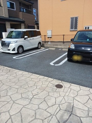 【駐車場】 | メゾン　プロムナード | 車をお持ちの方に嬉しい駐車場付きの物件です
