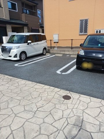 【駐車場】 | メゾン　プロムナード | 車をお持ちの方に嬉しい駐車場付きの物件です