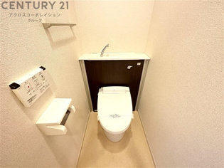 温水洗浄便座付きのトイレです☆