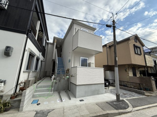 宅配BOX付きで便利です！