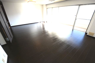 床色が落ち着いた色合いで綺麗です♪