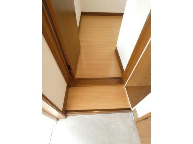 メゾンシャリテの玄関