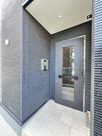 川崎市高津区下作延５丁目のアパートのエントランス