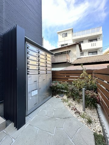 川崎市高津区下作延５丁目のアパートのロビー